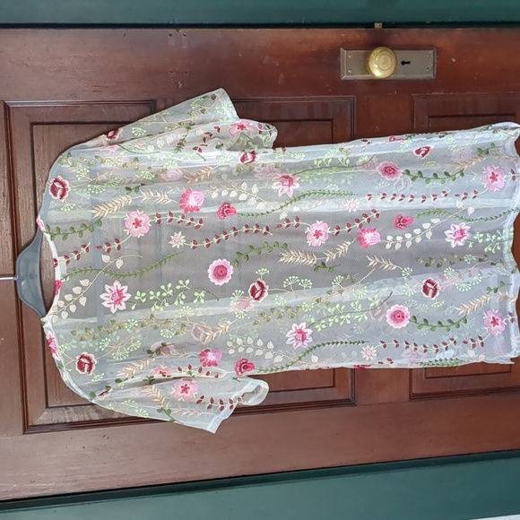 Trendy JS Embroidered Open Front Tulle Kimino - Picture 5 of 13